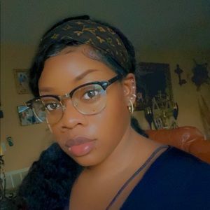 Meet your Posher, Kaci-ann